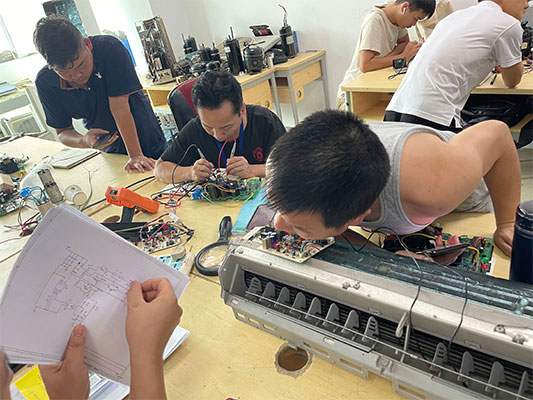 空調制冷維修照片3.jpg 空調制冷維修照片3.jpg